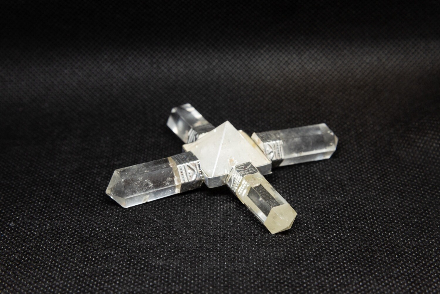 Natural Quartz Crystal Aura Energy Generator