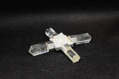 Natural Quartz Crystal Aura Energy Generator