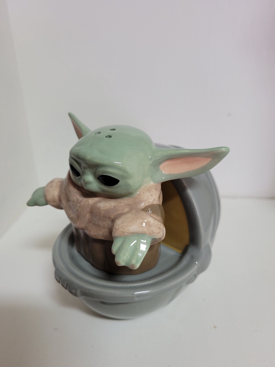 Star Wars Mandalorian Salt and Pepper Shaker Set