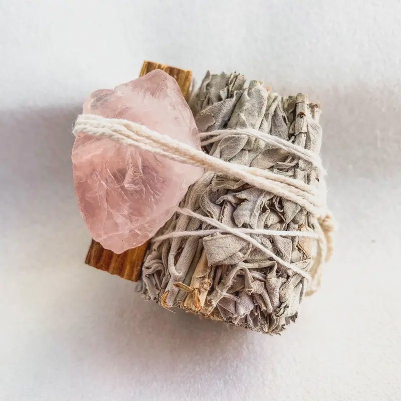 Natural Rose Quartz &amp; White Sage Grass &amp; Palo Santo