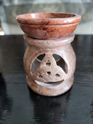 Natural Soapstone Triquetra Aroma Burner