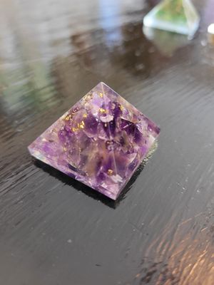 Orgone Resin Pyramid Amethyst - Crown Chakra
