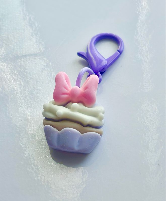Bow Cupcake
