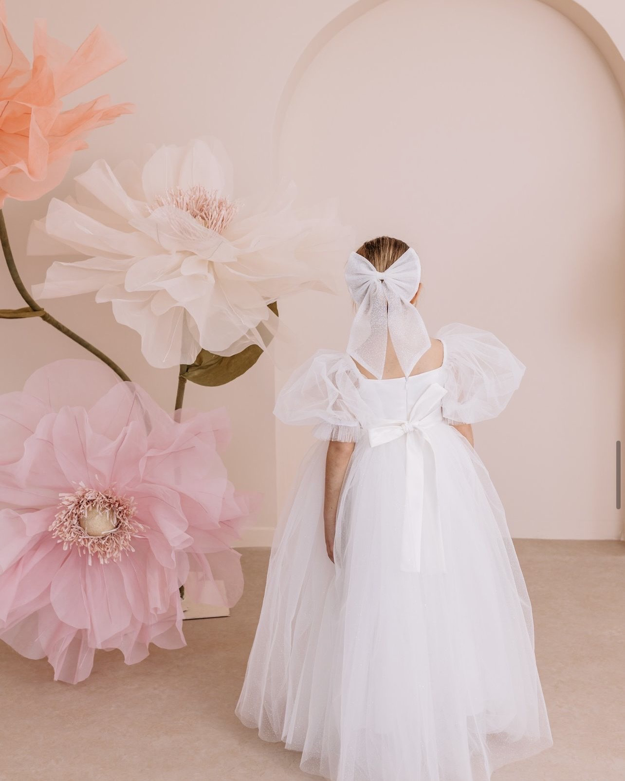 Robe Stella Robe de Fille en Tulle Blanc avec Manches Bouffantes