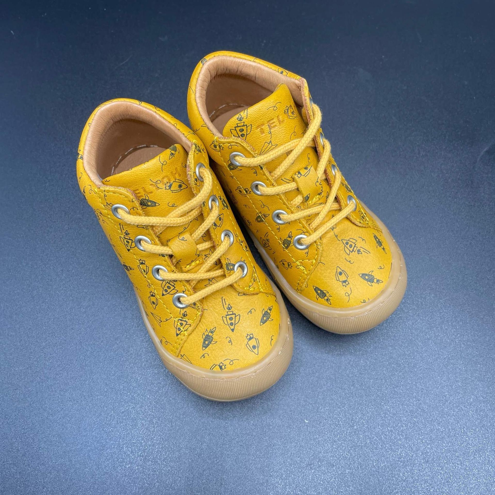 Telyoh - Lauflerner Schnürer - yellow rockets ?