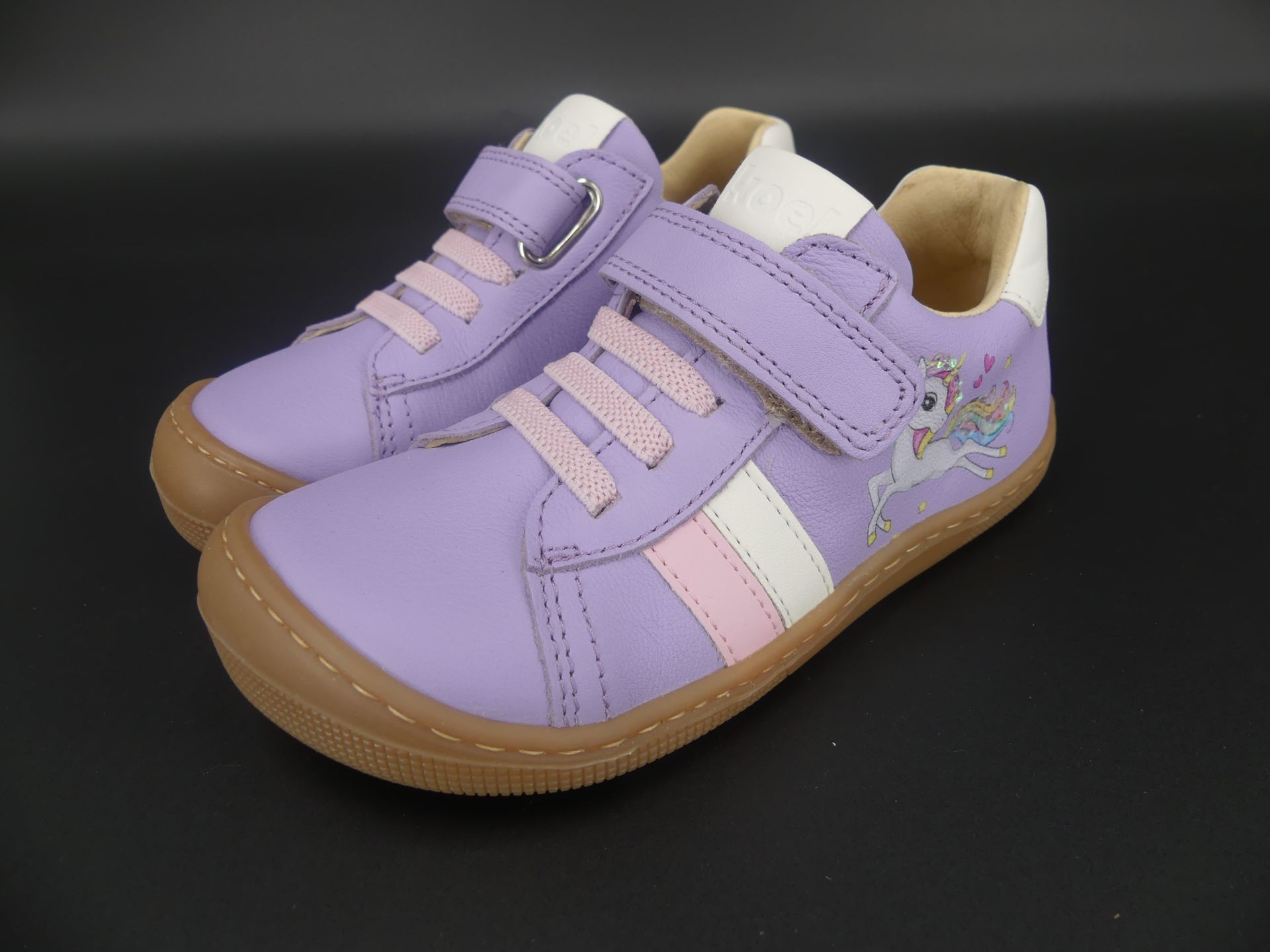 KOEL Dakota Einhorn lavendel – Kinder-Barfußschuh mit Einhornmotiv und flexibler Sohle, Seitenansic…