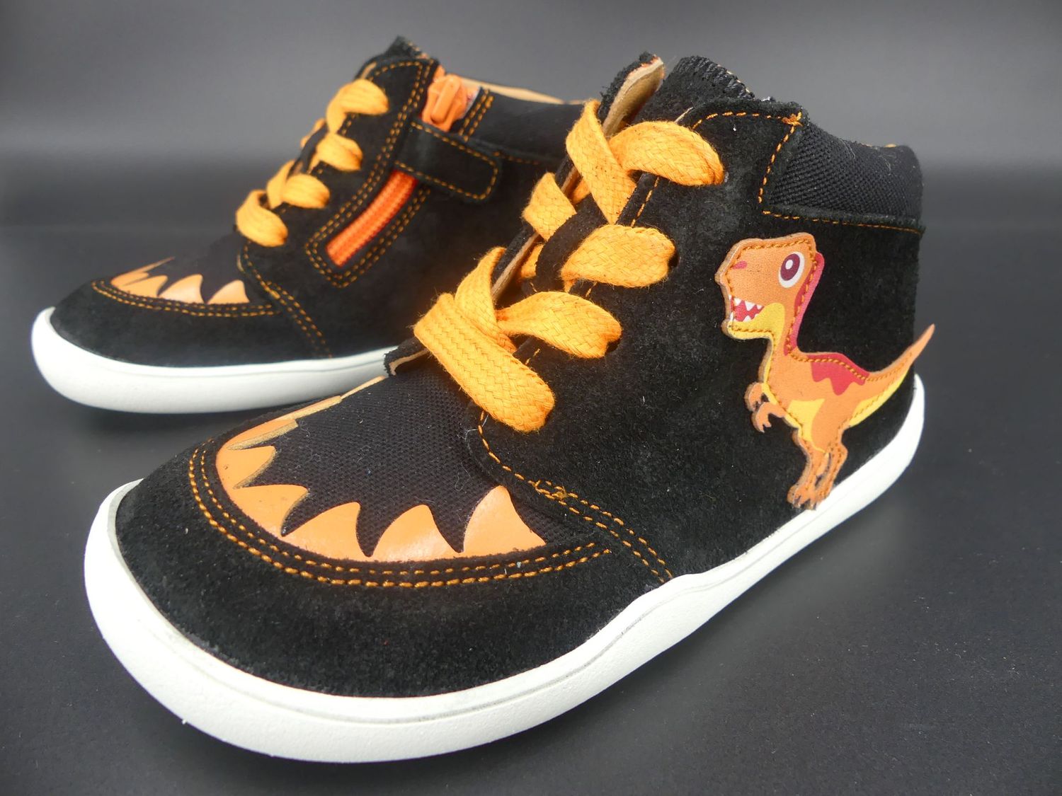 Kinder-Barfußschuh „Rex“ von bLifestyle – Vorderansicht mit Schnürung und Klettverschluss für sicheren Halt