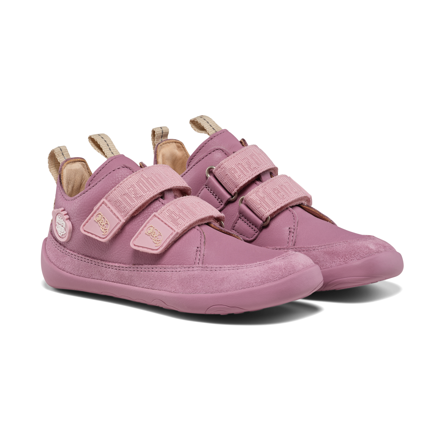 Paaransicht schräg – Affenzahn Barfußschuh Buddy Otter aus Leder in Rosa für Kinder