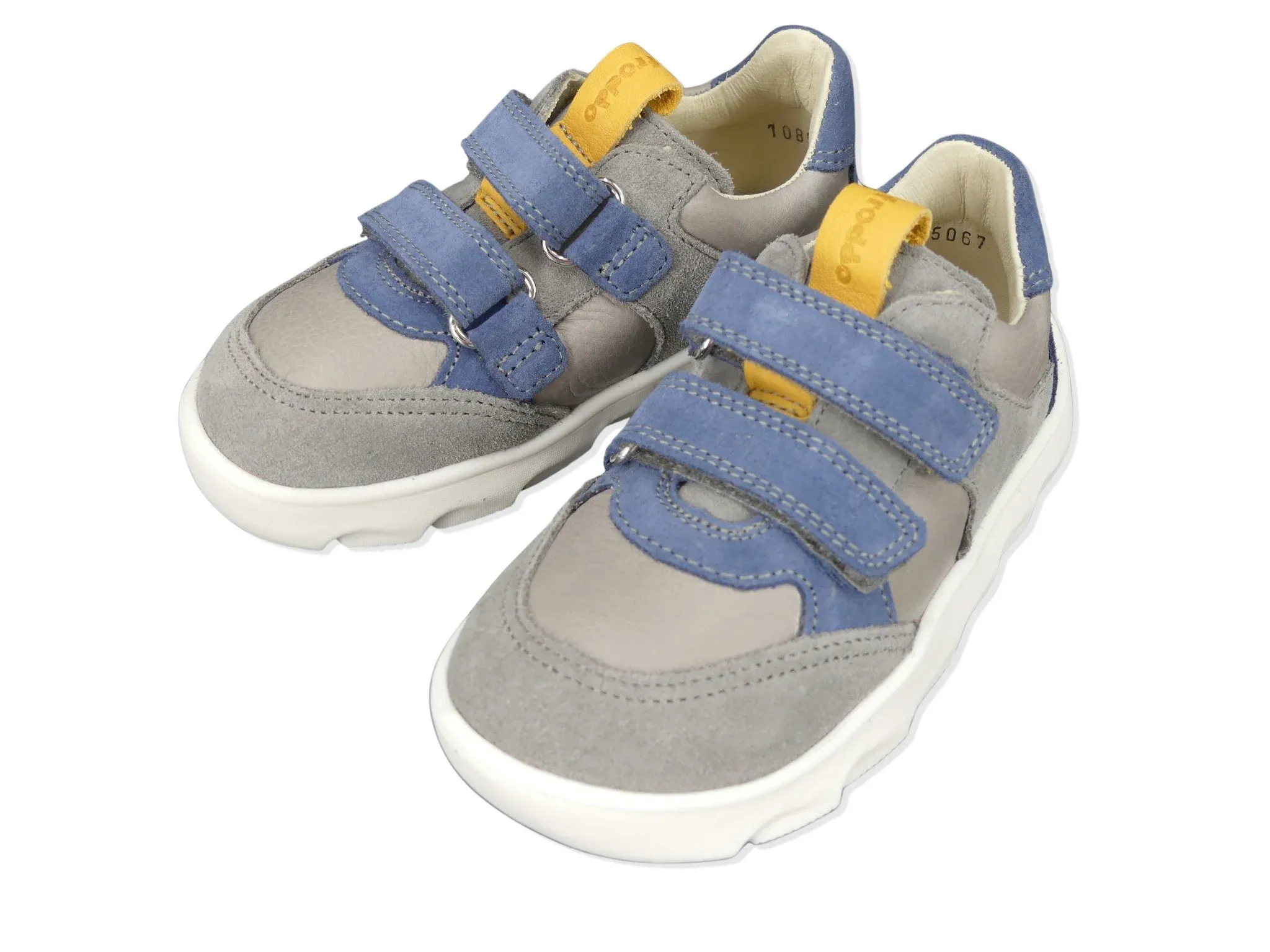 Seitenansicht des Froddo Zeru Spring Barfußschuhs in Grau mit blauen Klettverschlüssen