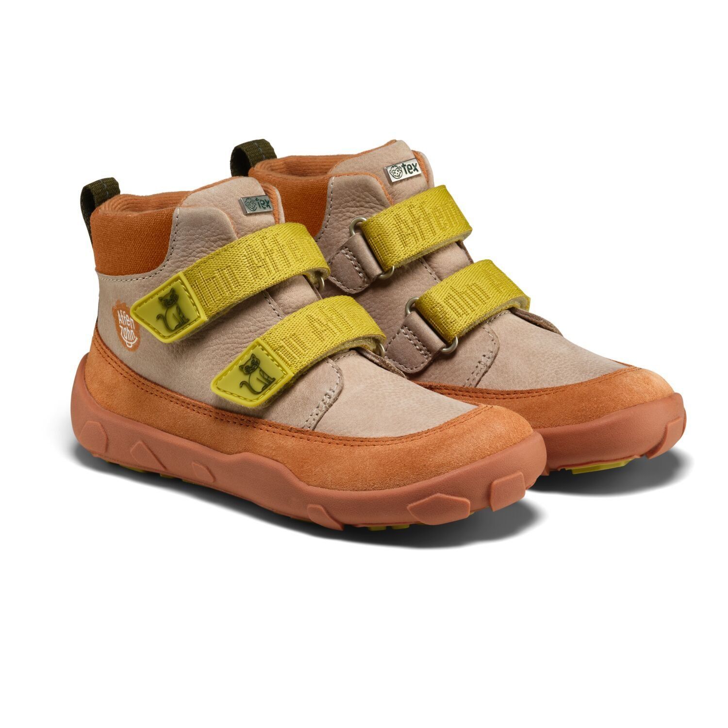 Affenzahn Lowboot Leather Friendy Cat – Seitenansicht links mit Katzenmotiv und Klettverschlüssen in Limettengrün