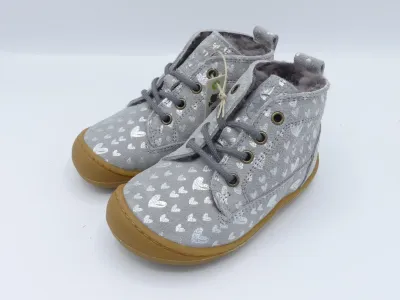 Develab Lauflernschuh Grey Fantasy – Paar seitlich, flexible Sohle, silberne Herzchen