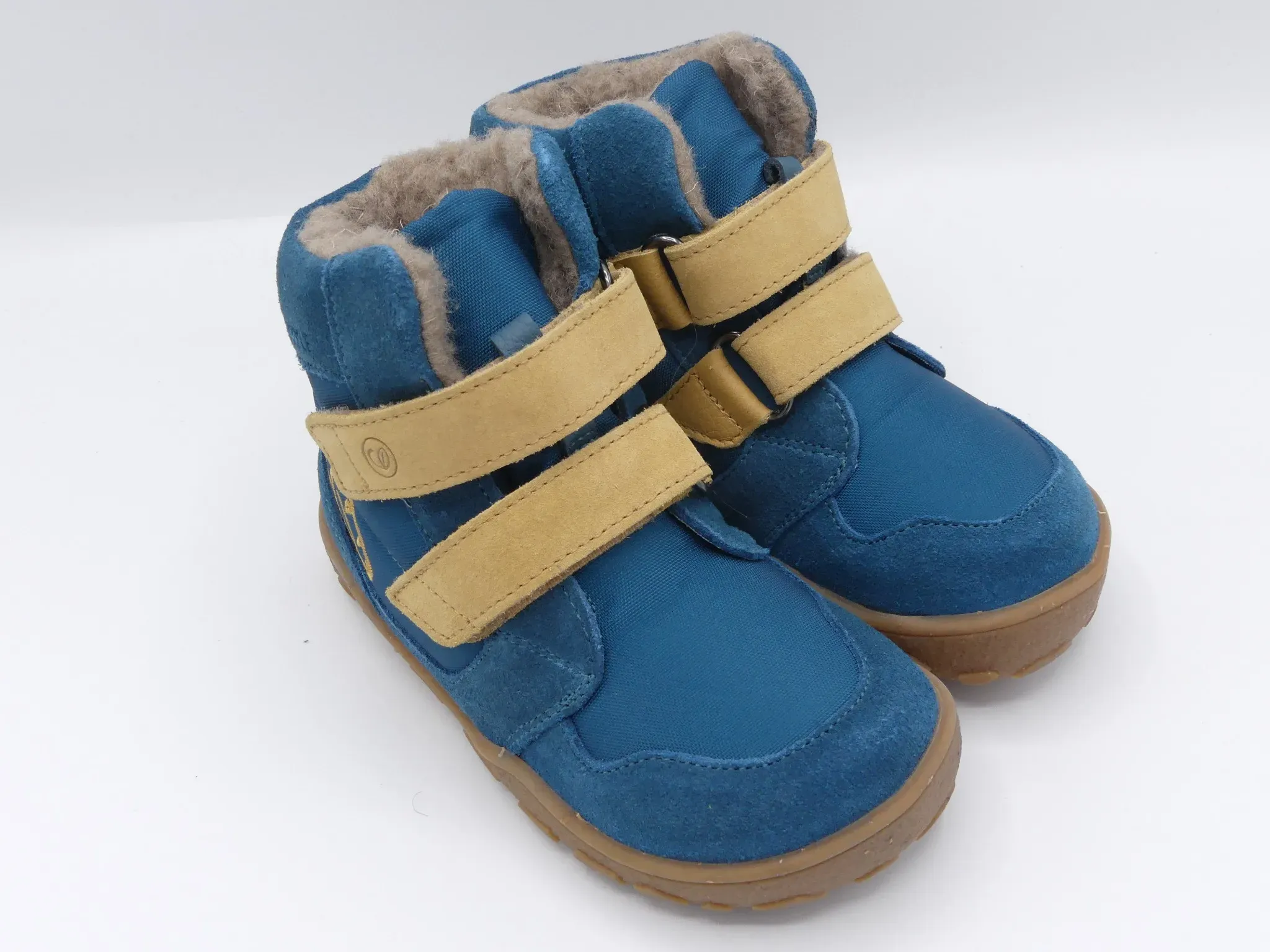 bLIFESTYLE eisbärSTYLE TEX Winter-Barfußstiefel in Petrol – Seitenansicht mit Klettverschlüssen