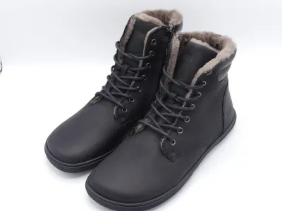 KOEL FLORENCE Lammwoll-Boots Black – warme Barfußschuhe für Damen KOEL FLORENCE Black – warme Barfuß-Boots in Schwarz, Paar in Frontansicht