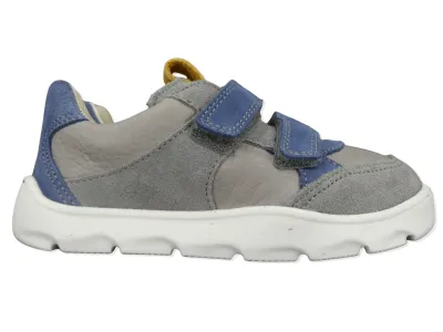 Seitenansicht des Froddo Zeru Spring Barfußschuhs in Grau mit blauen Klettverschlüssen
