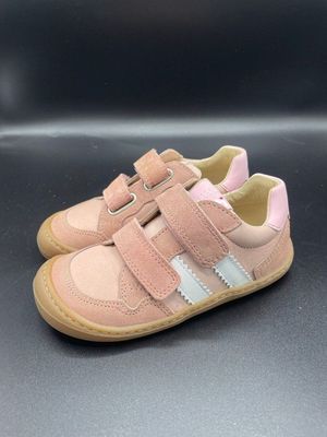 KOEL Bali 2.0 – Barfußschuhe für Kinder in zartem Rosa KOEL Bali 2.0 Rosa Barfußschuhe Mädchen aus Leder mit Klett für Kita Alltag und Spielplatz