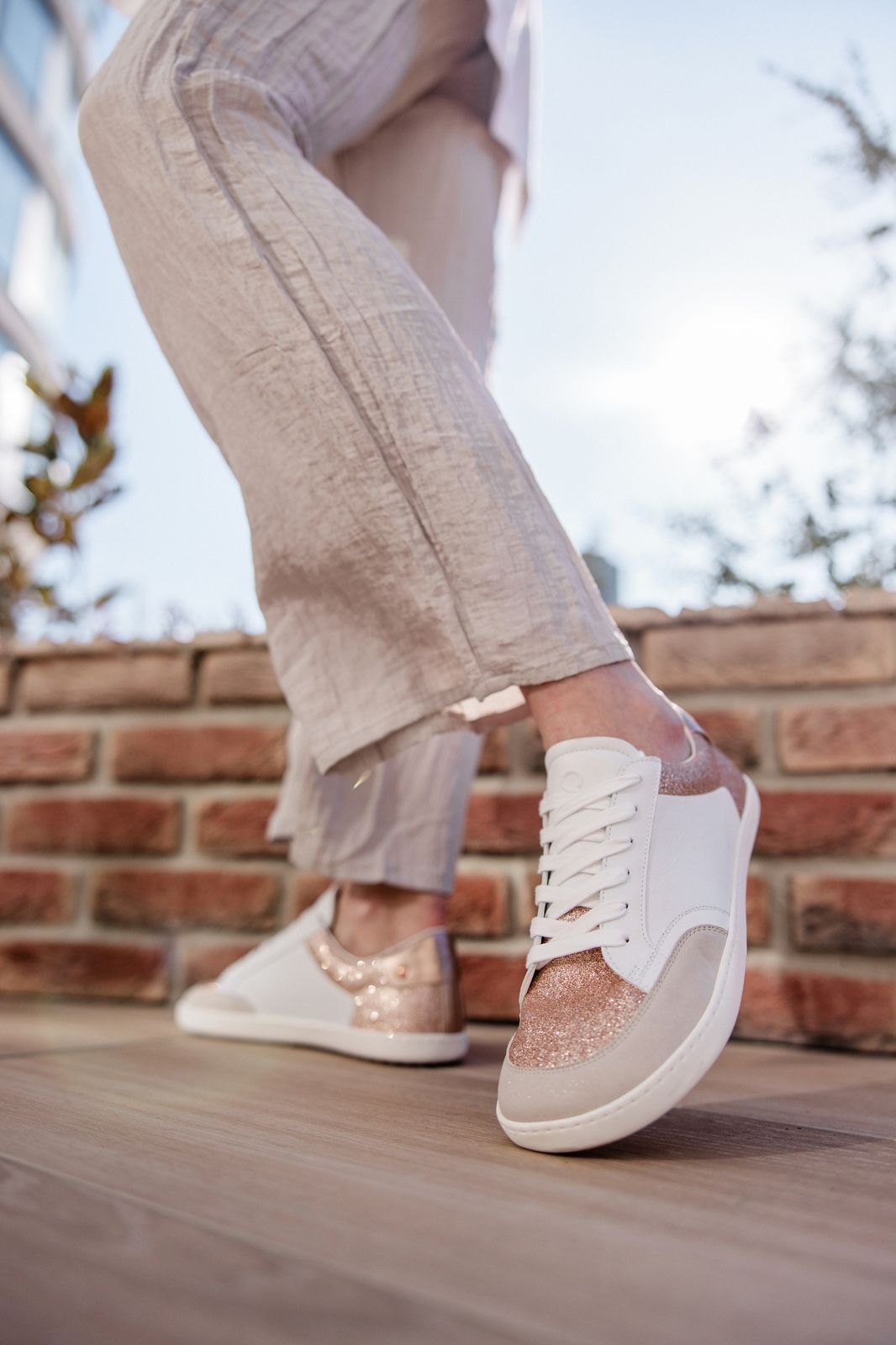 Shapen CHARM Roségold Damen Sneaker mit flexibler Barfußsohle