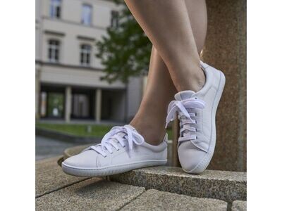 aylla |Keck women | white white Aylla Keck Women White schlichter Leder-Barfußschuh - getragen im Alltag