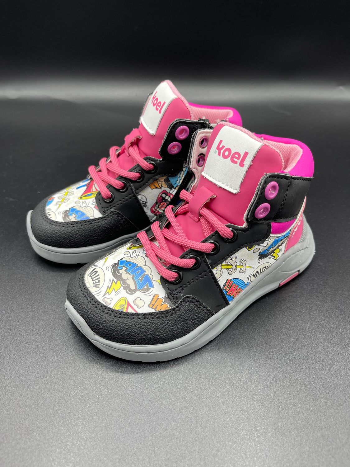 KOEL SAM Fuchsia Barfuß Sneaker Kinder im pinken Skater Look mit bedrucktem Leder