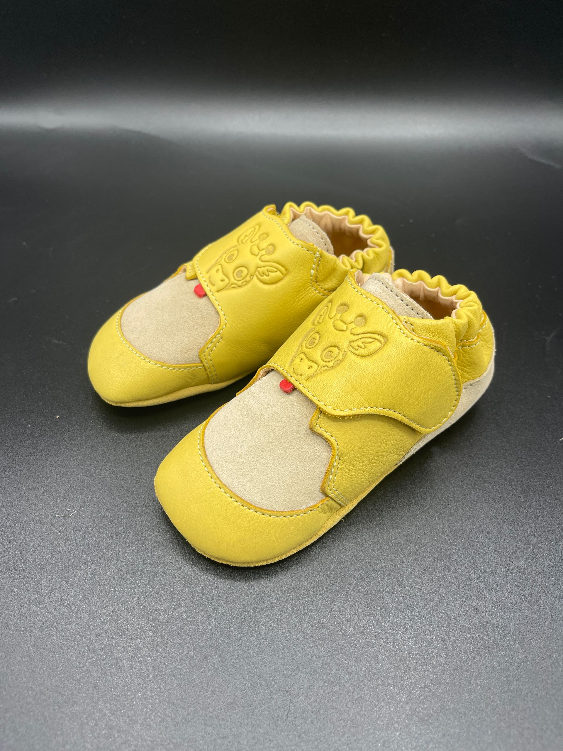Affenzahn Krabbelschuhe Giraffe gelb – weich flexibel Baby Barfuß