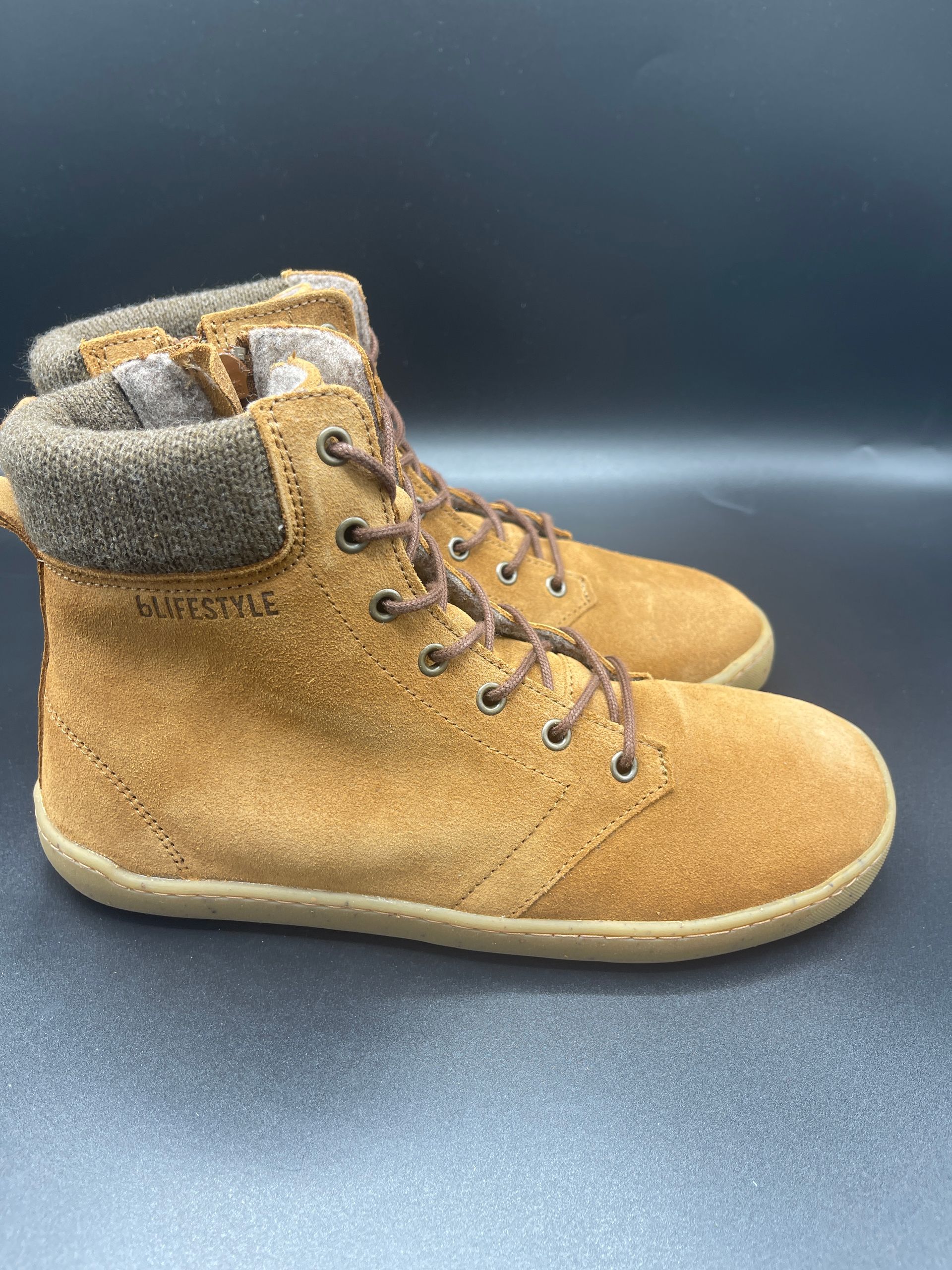 bLIFESTYLE loudSTYLE VELOURS Haselnuss Barfuß Halbstiefel unisex