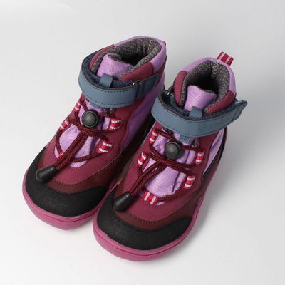 bLIFESTYLE Chersina TEX vegan Pflaume Kinder Barfußschuhe in Paaransicht schräg von oben mit breiter Zehenbox, Schnellverschl