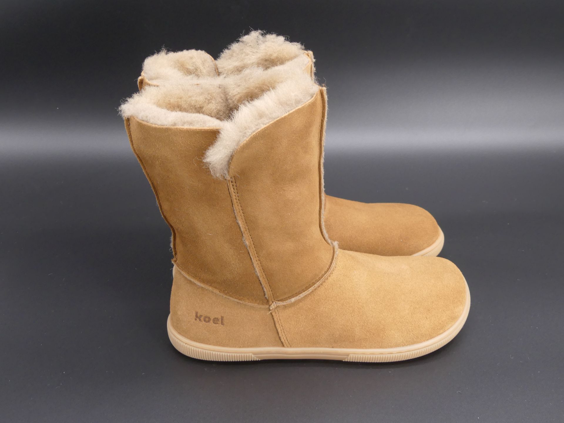 KOEL Freya Taupe Damen Barfuß-Winterstiefel aus Nubukleder mit Lammwolle