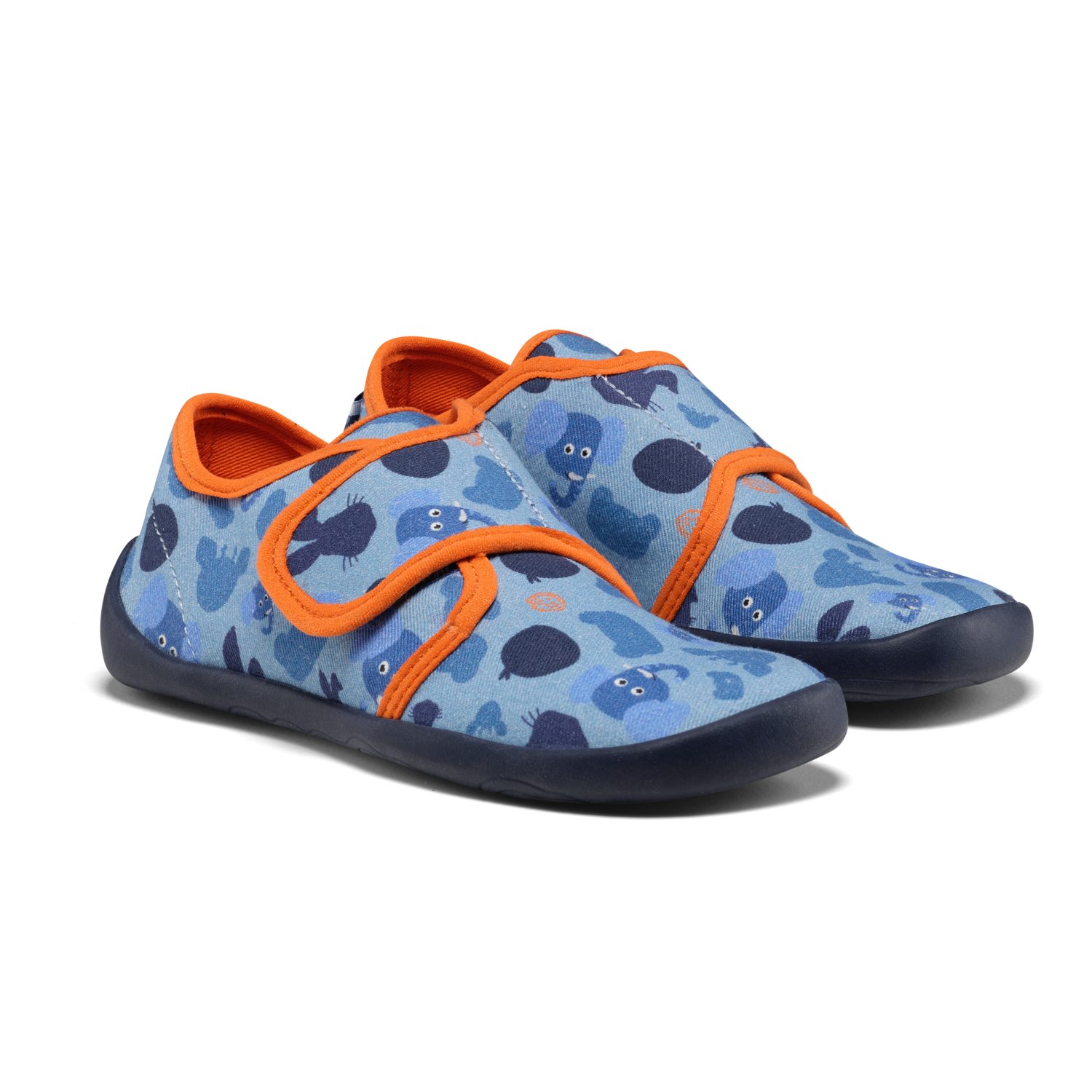 Barfußhausschuh Affenzahn Movy Elefant von außen – hellblau mit Elefantenmotiv