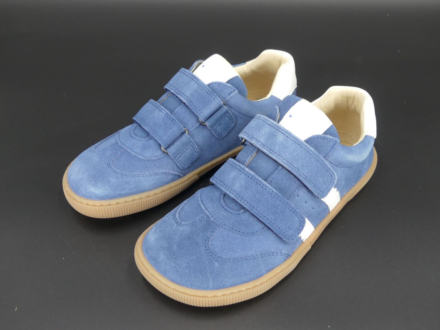 KOEL | Daan Suede | Jeans KOEL Daan Suede Jeans Barfußsneaker für Jungen, mittelbreite Kinderfüße, Schule und Schulhof