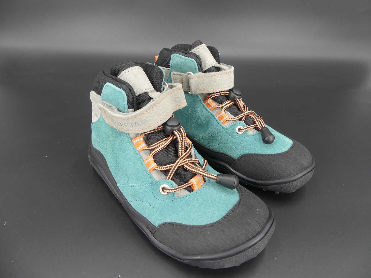 bLIFESTYLE steinbockSTYLE TEX von oben – breite Zehenbox für natürliche Zehenfreiheit gut erkennbar