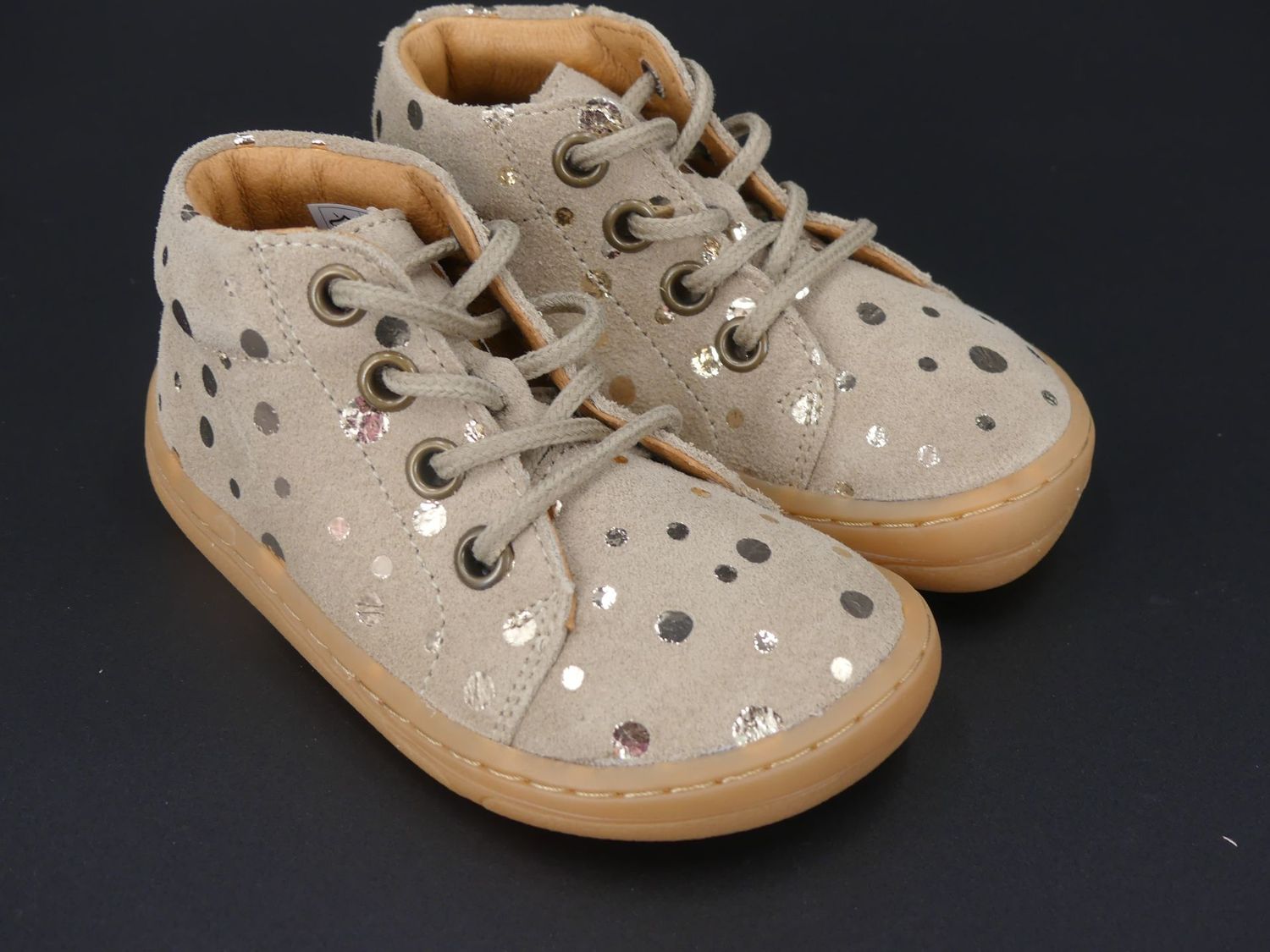 Froddo First Steps Beige Gold Barfuß Lauflernschuhe Kinder mit goldenen Punkten