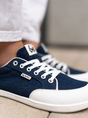 Tragebild beLenka Rebound dark blue-white – marineblauer Barfußsneaker mit weisser Sohle, kombinier…