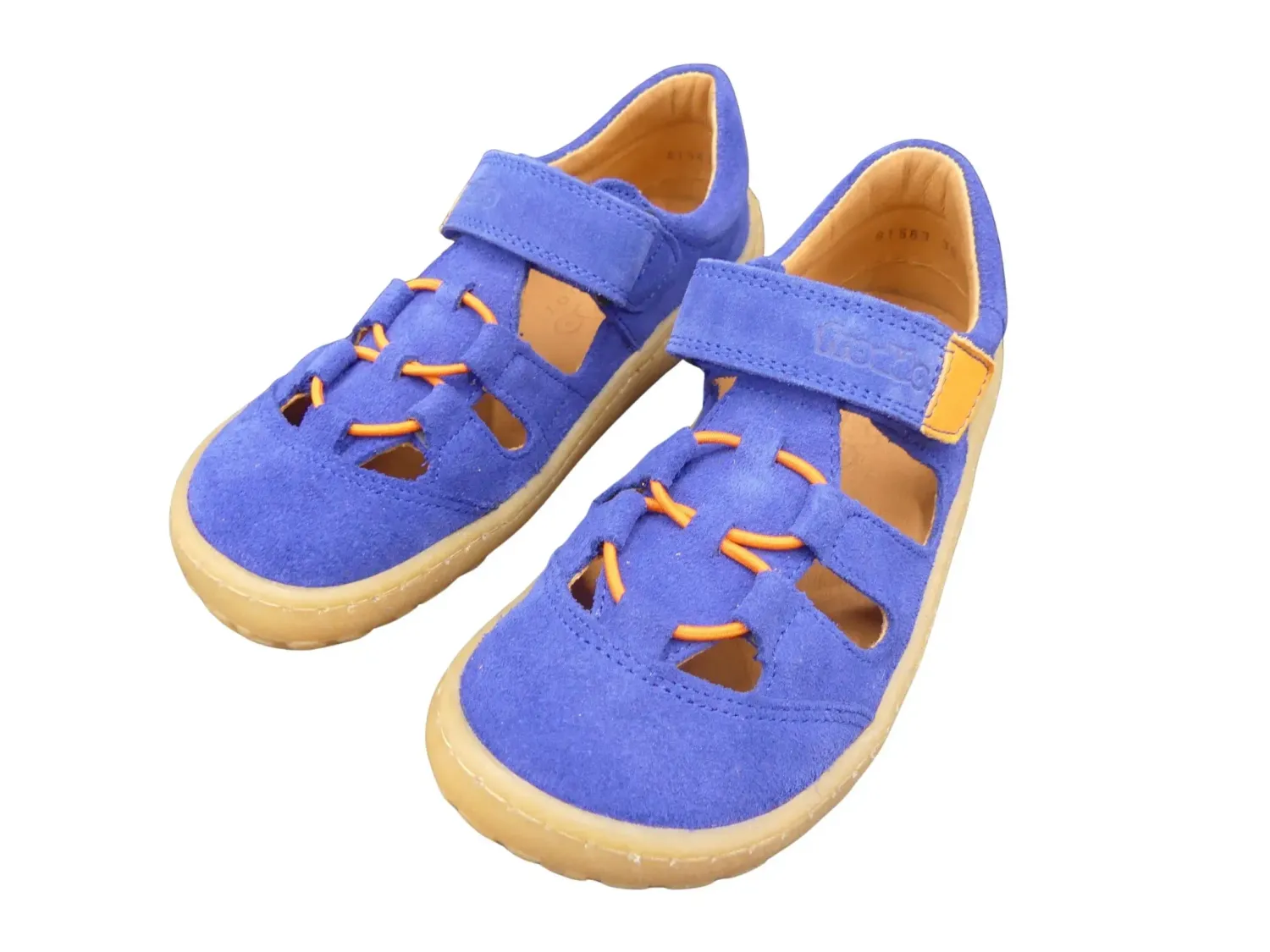 Froddo Barfußsandale in Blau und Orange – schräge Vorderansicht
