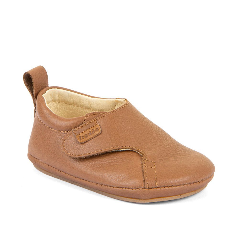 Schrägansicht Froddo Barfuß-Krabbelschuhe Cognac – ideal für erste Gehversuche und Krabbelkinder