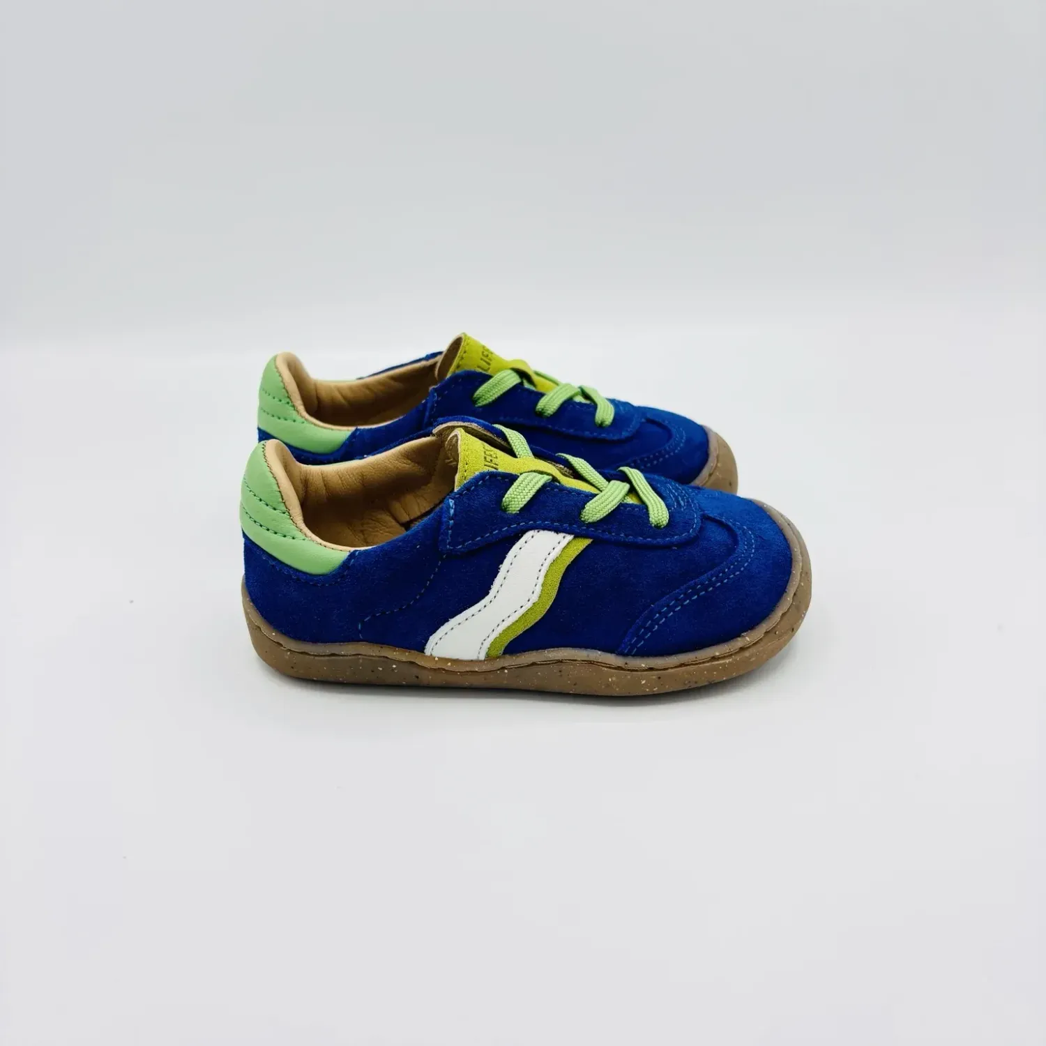 bLifestyle Wildbiene LowCut Baby Seeblau Seitenansicht – Lauflernschuh mit extra Volumen und Schnürung