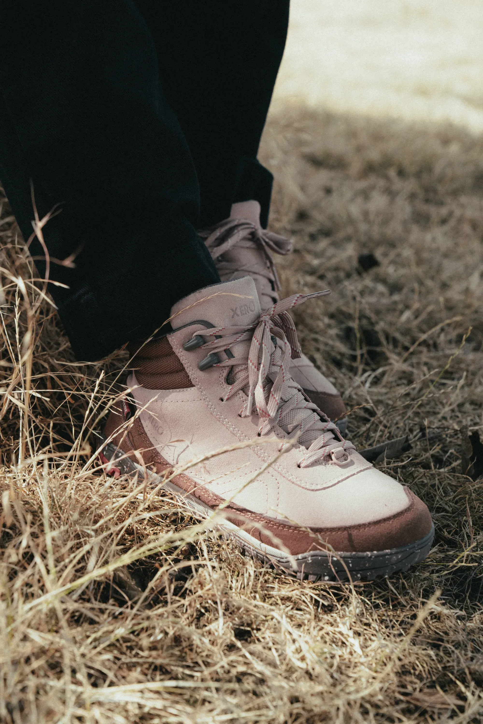 Xero Shoes Damen Barfuß-Wanderstiefel Ridgeway Suede Pink Sand für Outdoor
