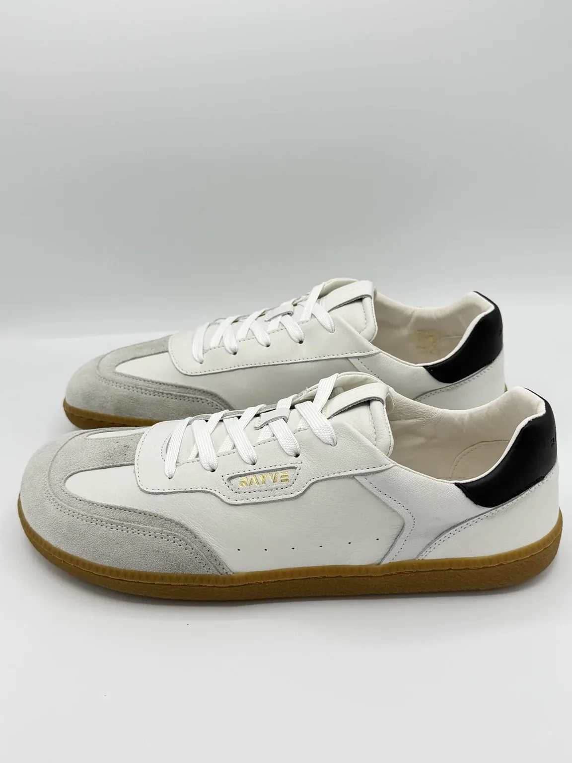 RAYVE Rio White-Black Barfußschuhe Unisex in Weiß Schwarz mit flexibler dünner Sohle