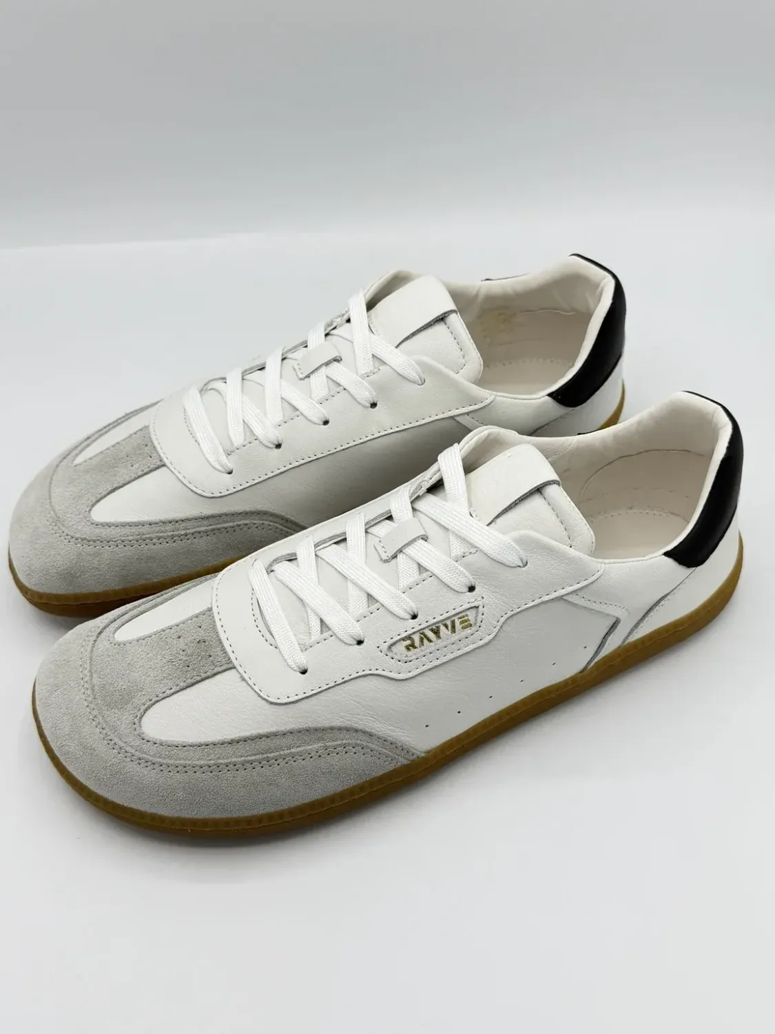 RAYVE Rio White-Black Barfußschuhe Unisex in Weiß Schwarz mit flexibler dünner Sohle