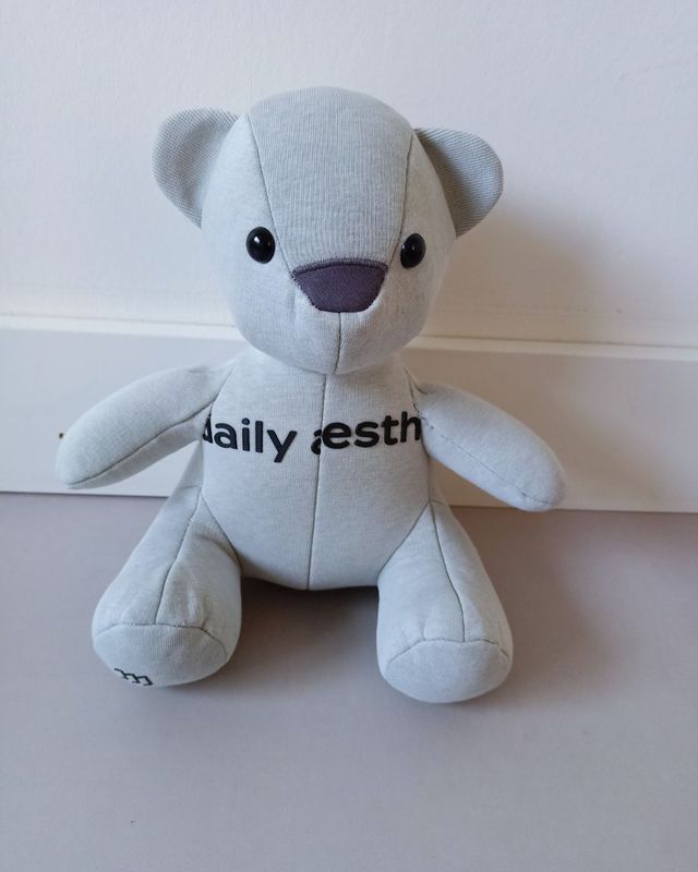 Herinneringsbeer of troostbeer van kleding overledene