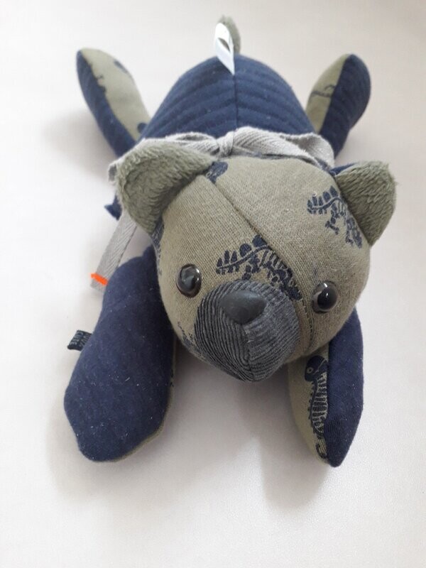 Herinneringsbeer liggend