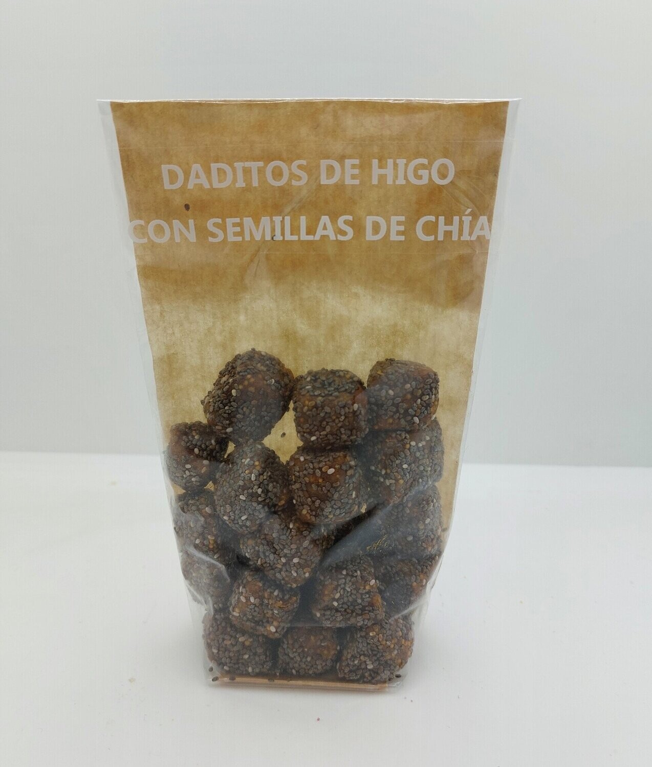 Daditos de higo y almendras  bañados en chía