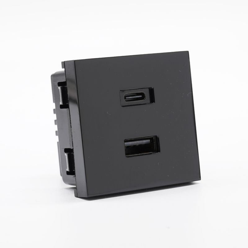 Musta USB-virtalähde Shelly Wall Display Stand:iin