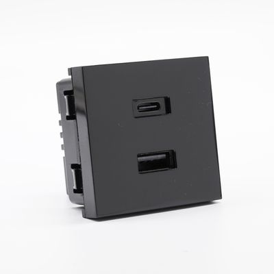 Musta USB-virtalähde Shelly Wall Display Stand:iin