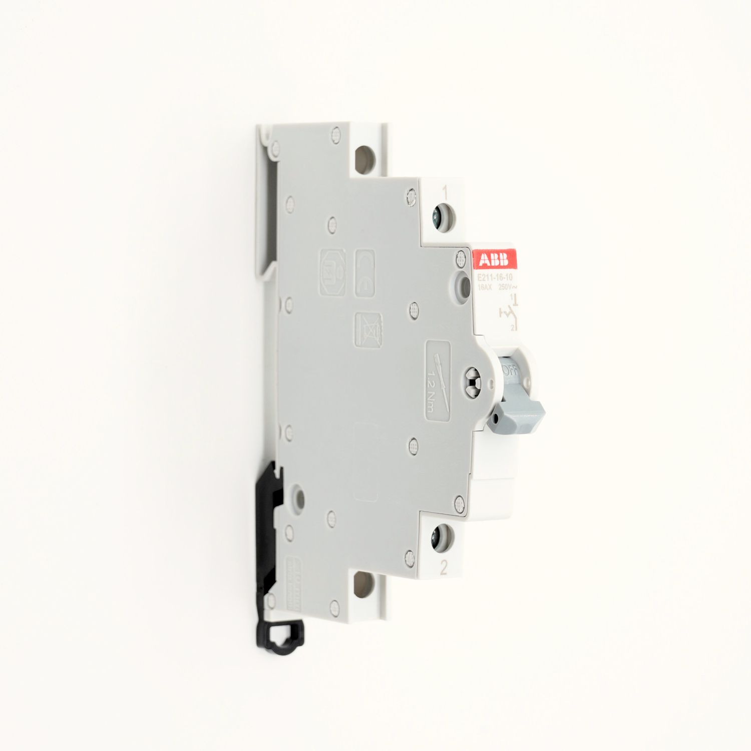 ABB kapea 0-1-kytkin (230VAC / 16A) DIN-kiskoon