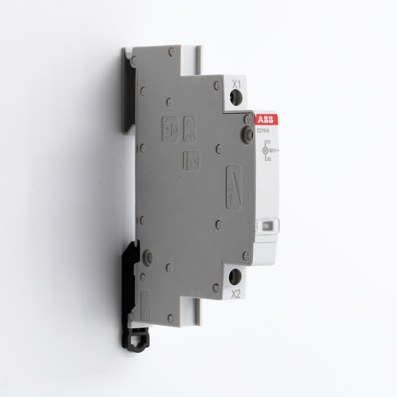 ABB kapea valkoinen 230VAC merkkivalo DIN-kiskoon