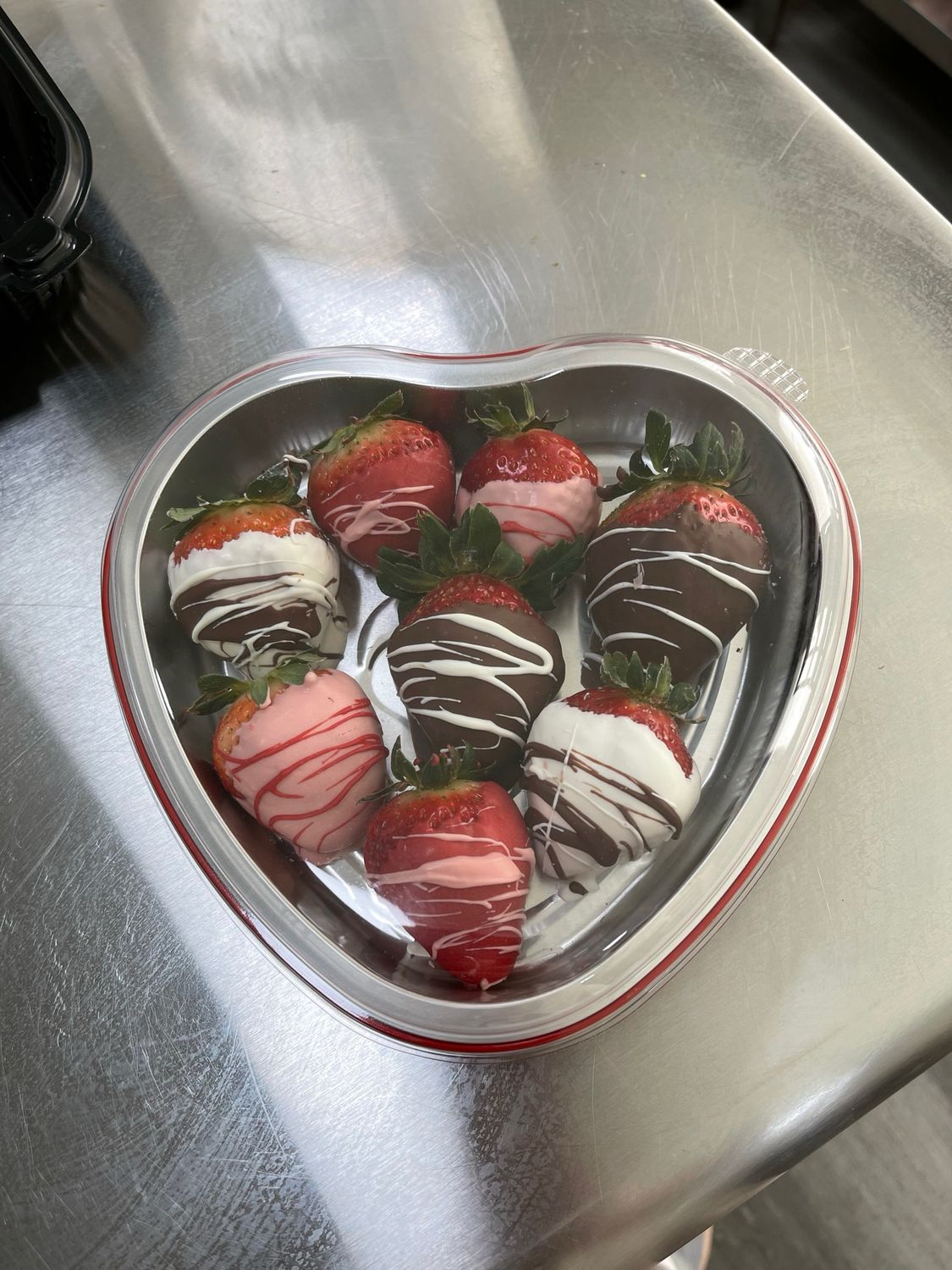 Chocolate Covered Strawberries (8ct)