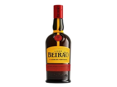 Garrafa do tradicional Licor Beirão, um licor português com sabor único e complexo.