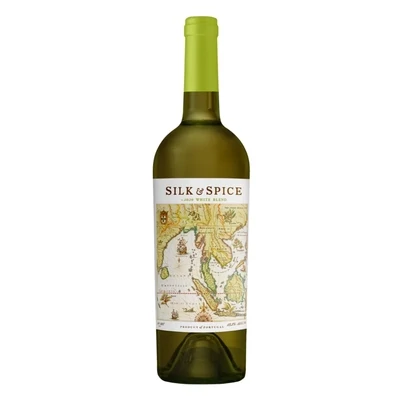 Garrafa do vinho branco Silk & Spice Branco Blend com rótulo branco e verde, apresentando o nome do vinho, a região produtora e a vinícola Silk & Spice.