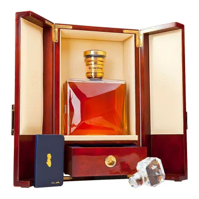 Uma garrafa elegante de Johnnie Walker & Sons The John Walker, com um rótulo sofisticado e um tom âmbar profundo.