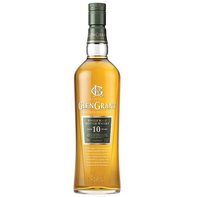Whisky Glen Grant 10 anos, garrafa com fundo dourado