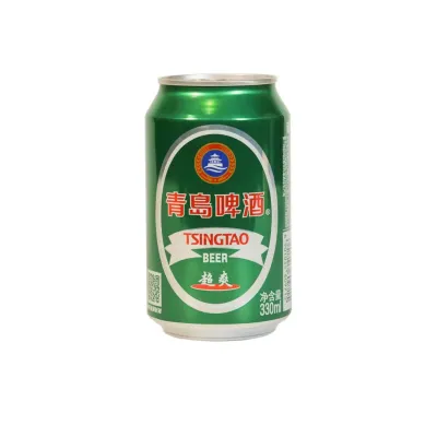 Lata de cerveja Tsingtao 330ml, clássica cerveja chinesa.